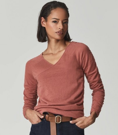 Reiss VERITY RUCHED SLEEVE WOOL BLEND TOP ROSE – pink gathered sleeve knitted tops – womens chic V-neck pullovers - flipped