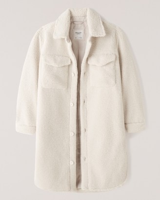 Abercrombie & Fitch Long-Length Sherpa Shirt Jacket in Cream – womens longline textured faux shearling shackets - flipped