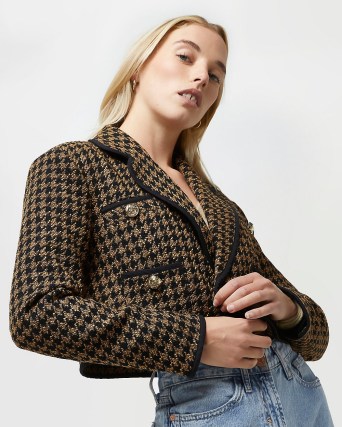 River Island Brown dogtooth boucle crop blazer – cropped jackets – houndstooth crop hem blazers - flipped