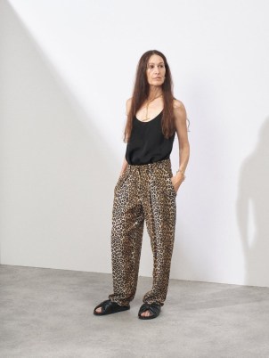 RAEY Leopard-print silk crepe de Chine trousers / women’s brown high rise animal print trousers - flipped