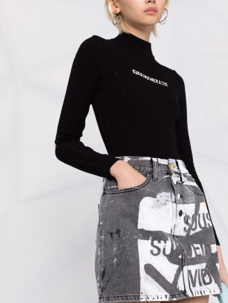 Off-White graphic text-print denim mini skirt black / white ~ printed skirts
