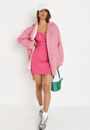 MISSGUIDED pink boucle houndstooth oversized shirt dress ~ textured dogtooth check dip-hem dresses - flipped