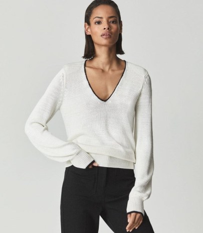REISS TALIA V NECK KNITTED JUMPER CREAM ~ womens luxe style deep V-neck jumpers - flipped