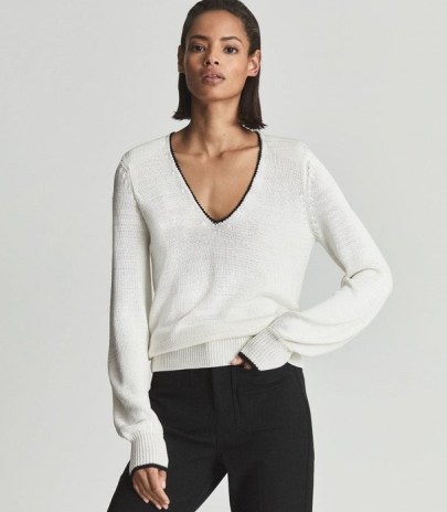REISS TALIA V NECK KNITTED JUMPER CREAM ~ womens luxe style deep V-neck jumpers