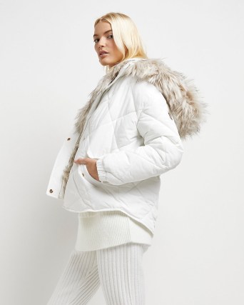 RIVER ISLAND White faux fur quilted puffer coat ~ luxe style padded coats ~ on-trend hooded winter jackets