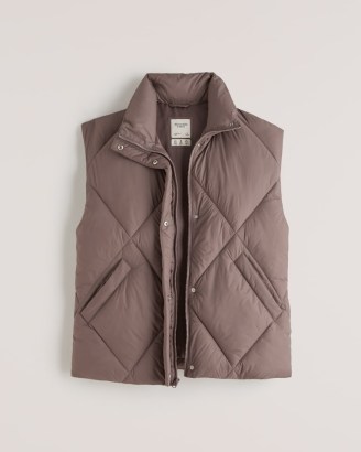 ABERCROMBIE & FITCH A&F Oversized Quilted Vest ~ womens brown padded gilet vests ~ women’s fashionable gilets ~ sleeveless winter jackets