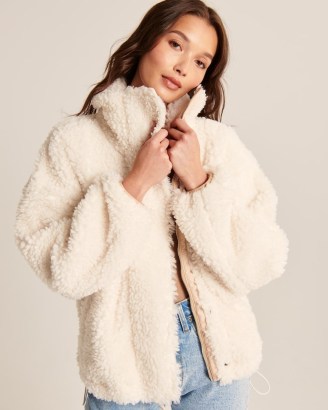 ABERCROMBIE & FITCH Cinched Sherpa Full-Zip Sweatshirt – women’s textured zip front jackets – womens faux shearling outerwear