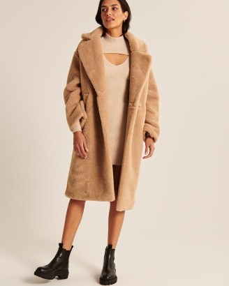ABERCROMBIE & FITCH Oversized Long-Length Sherpa Teddy Coat ~ light brown textured faux fur coats ~ women’s on-trend winter coats