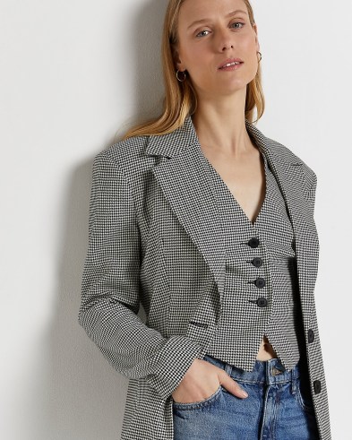 RIVER ISLAND BLACK DOGTOOTH TAILORED BLAZER ~ womens on-trend checked blazers ~ women’s fashionable houndstooth jackets