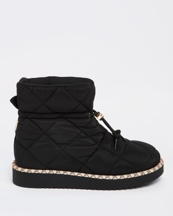 River Island BLACK RI MONOGRAM QUILTED PUFFER SNOW BOOTS | womens padded winter footwear