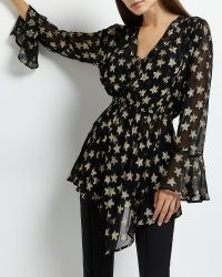 River Island BLACK STAR PRINT ASYMMETRIC BLOUSE – sheer fluted sleeve blouses