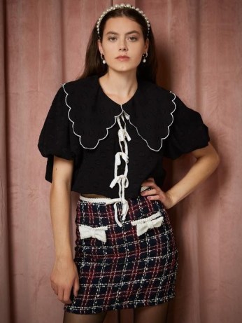 sister jane Arabesque Cropped Blouse Black and White – oversized collar crop hem blouses – THE PEARL SPIN – puff sleeve vintage style tops