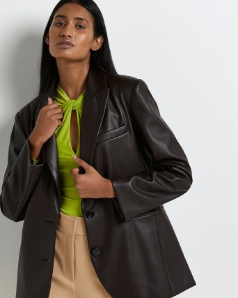 RIVER ISLAND BROWN FAUX LEATHER OVERSIZED BLAZER / womens on-trend blazers / women’s fashionable relaxed fit jackets