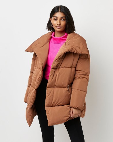 River Island BROWN OVERSIZED PUFFER COAT – womens duvet style padded coats – women’s on-trend winter outerwear - flipped