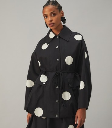 Tory Burch COTTON POPLIN ANORAK in Black / women’s chic designer anoraks / large polka dot prints / womens spot print outerwear