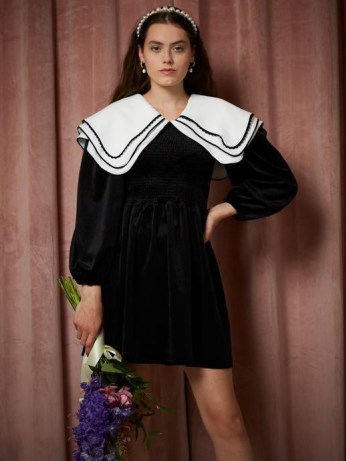 sister jane THE PEARL SPIN Lutz Velvet Mini Dress Black and White – vintage style oversized collar dresses