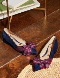 Boden Vanessa Bow Shoes Navy/Pom Pom – glam ballerinas – glamorous pointed toe ballerina flats