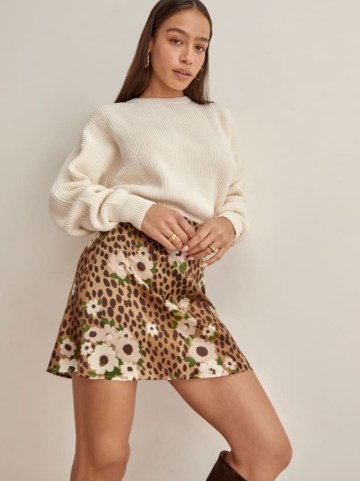 Reformation Benson Skirt in Carnaby – retro floral print A-line mini skirts - flipped