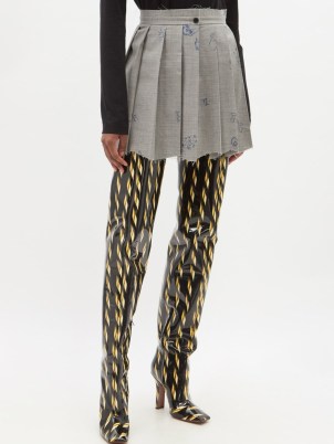 VETEMENTS Scribble-print pleated wool-blend mini skirt – grey short length designer doodle print skirts - flipped
