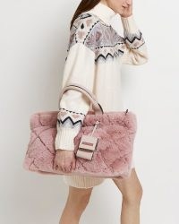 RIVER ISLAND PINK FAUX FUR QUILTED TOTE BAG / fluffy top handle bags / large textured quilt detail bags