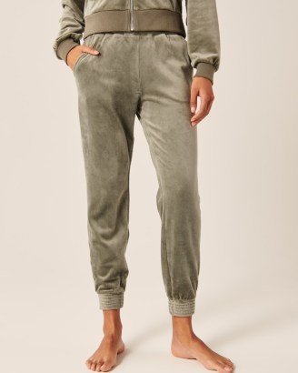 AVERCROMBIE & FITCH Velour Joggers Olive Green ~ womens cuffed soft feel jogging bottoms - flipped