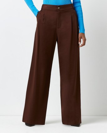 RIVER ISLAND BROWN WIDE LEG PLEATED TROUSERS ~ womens chocolate coloured front pleat trousers - flipped
