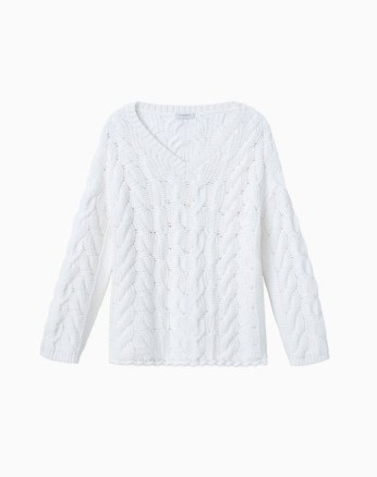 LAFAYETTE 148 ITALIAN KINDWOOL V-NECK 8 KNOT CABLE SWEATER in Cloud | women’s relaxed fit V-neck sweaters | womens luxe virgin wool jumpers