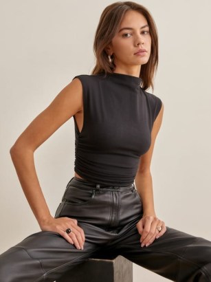REFORMATION Lindy Top ~ chic casual fashion ~ black cap sleeve crop tops - flipped