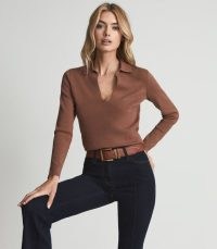 REISS NATALIA OPEN COLLAR KNITTED POLO SHIRT TAN ~ women’s chic brown collared tops