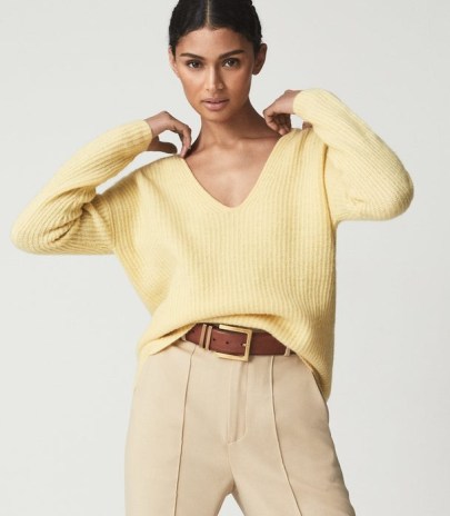Reiss TRINNY RIBBED CASHMERE BLEND DEEP V JUMPER YELLOW | spring 2022 knitwear - flipped