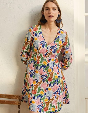 Boden V-Neck Flippy Mini Dress Ivory Oriental Bird – birds and floral prints – long sleeve V-neck fit and flare linen dresses