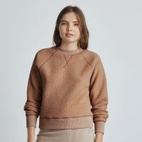 EVERLANE The ReNew Fleece Raglan Sweatshirt ~ sugly camel brown textured sweatshirts ~ womens casual sustainable tops ~ women’s fashion made from recycled materials