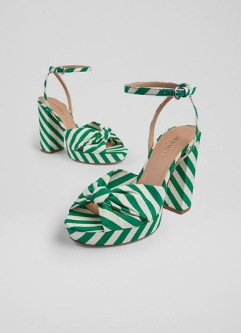 AMANDA GREEN AND WHITE STRIPE FABRIC PLATFORM SANDALS ~ emerald striped ankle strap summer platforms ~ women’s retro shoes ~ womens 1970s vintage style footwear