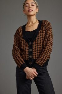 ANTHROPOLOGIE Dogtooth Cardigan Brown Motif ~ women’s checked V-neck cardigans