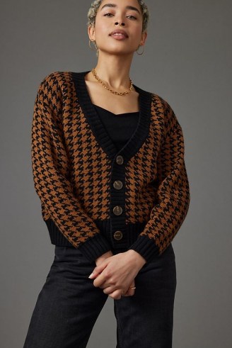 ANTHROPOLOGIE Dogtooth Cardigan Brown Motif ~ women’s checked V-neck cardigans - flipped
