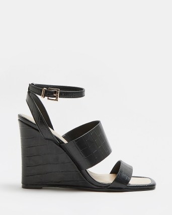 River Island BLACK TRIPLE STRAP WEDGES – faux leather croc effect wedge sandals - flipped