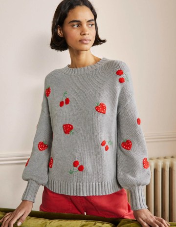 Boden Embroidered Blouson Jumper / womens relaxed fit blouson sleeve jumpers with fruit embroidery / fruits on women’s knitwear / volume sleeved sweaters