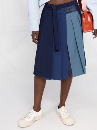 Marni colour-block panel skirt – women’s blue tonal pleated skirts – womens colourblock designer fashion - flipped