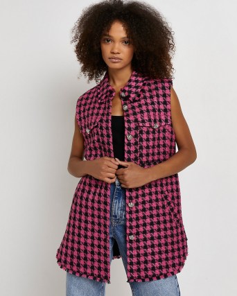 RIVER ISLAND PINK DOGTOOTH BOUCLE SLEEVELESS SHACKET ~ women’s checked textured shackets