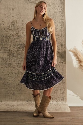 UO Florentina Prairie Midi Dress in Purple | women’s floral cotton summer dresses