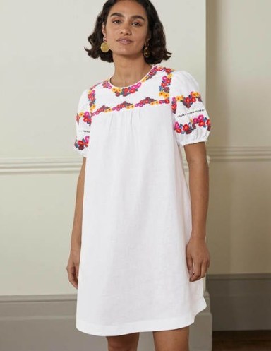 Boden Embroidered Linen Shift Dress / women’s white floral trim summer dresses - flipped