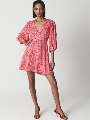 REISS DAISY Puff Sleeve Print Mini Dress Coral – floral puff sleeved flared hem dresses – feminine fit and flare fashion - flipped