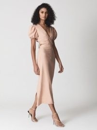 REISS JENNAH Puff Sleeve Cut Out Back Midi Dress Peach ~ women’s occasion clothes ~ plunge front special event clothing