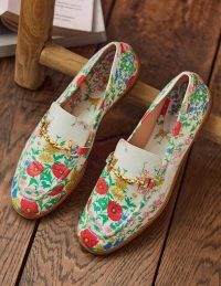 BODEN Snaffle Detail Leather Loafers Ivory Botanical Terrace / women’s floral loafer flats