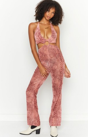 BEGINNING BOUTIQUE Wolf Pink Print Jumpsuit – plunging halterneck jumpsuits – cut out festival fashion - flipped