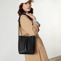 EVERLANE The Italian Leather Mini Studio Bag | chic black crossbody / shoulder bags