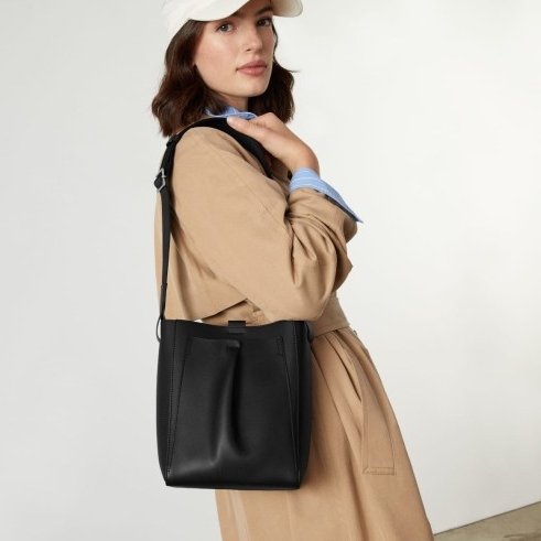 EVERLANE The Italian Leather Mini Studio Bag | chic black crossbody / shoulder bags