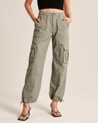 ABERCROMBIE & FITCH 90s Baggy Cargo Pants ~ women’s casual green side pocket trousers ~ womens utility fashion ~ tie cuffed hem detail