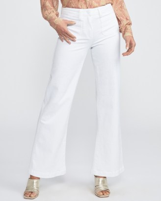 PAIGE Leenah 32″ in Crisp White | women’s wide leg summer jeans | women’s casual denim fashion - flipped