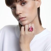 SWAROVSKI Millenia cocktail ring Trilliant cut in Pink – coloured crystal rhodium plated statement rings